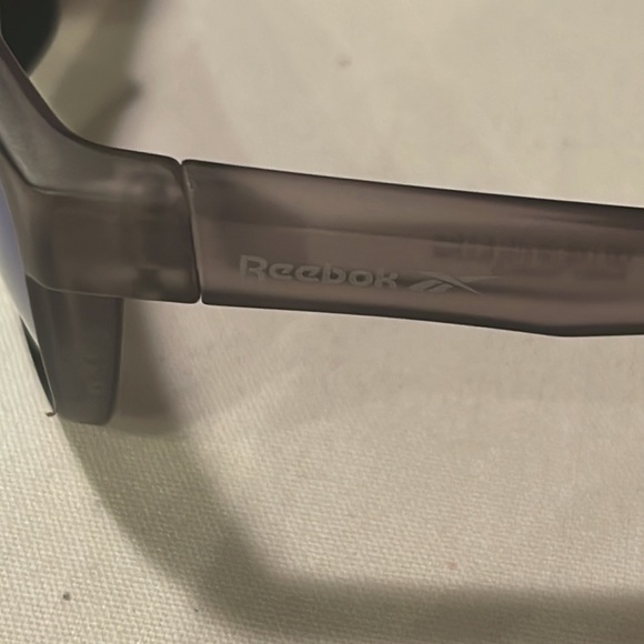 REEBOK RBOP 2103 matte black plastic frames, pink/gold lens.Comfort nose pads - Picture 7 of 9